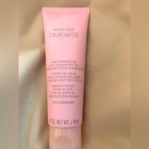 Mary Kay Timewise age minimize 3D day cream SPF 30 broad spectrum sunscreen.